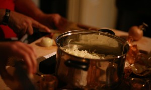 Onions being cut for X-Wohnungen